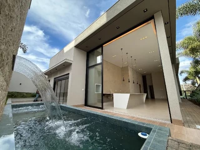 Casa em Granja Marileusa - Uberlândia