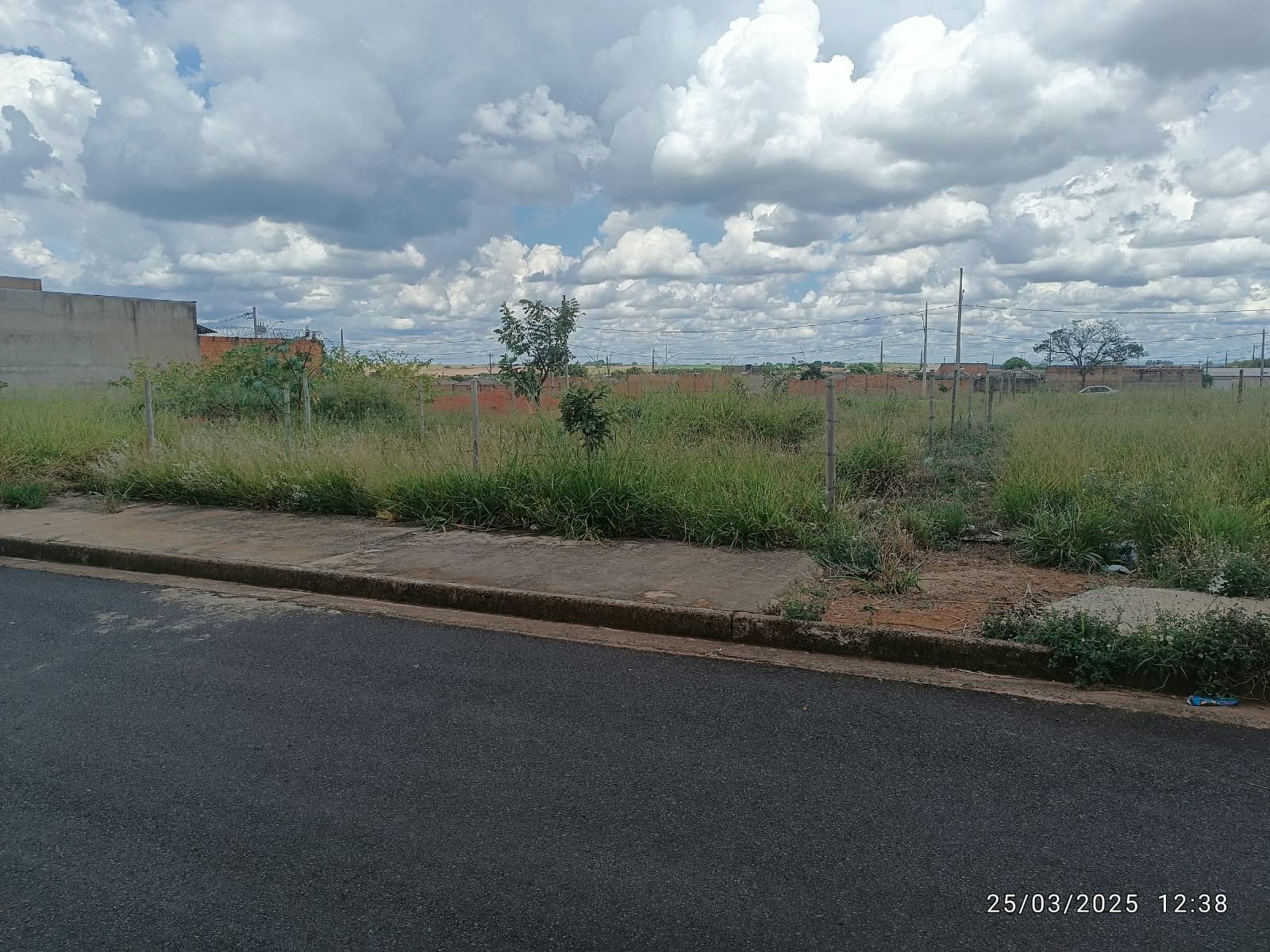 Terreno / Lote / Condomínio em Loteamento Monte Hebron - Uberlândia